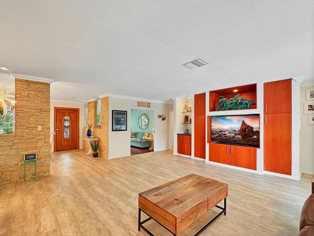 Продажа дома по адресу 6500 NE 20th Ter - фото 5892066