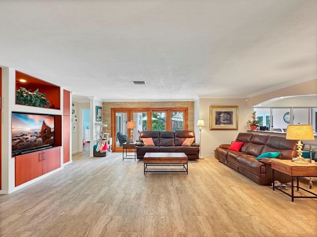 Продажа дома по адресу 6500 NE 20th Ter - фото 5892067