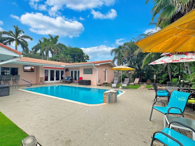 Продажа дома по адресу 6500 NE 20th Ter - фото 5892070