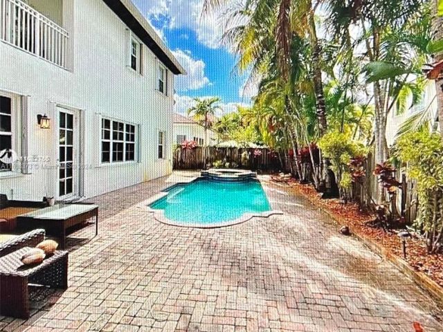 Продажа дома по адресу 11161 NW 71st St - фото 5859837