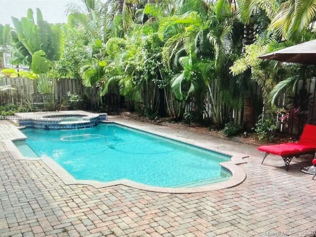 Продажа дома по адресу 11161 NW 71st St - фото 5859838