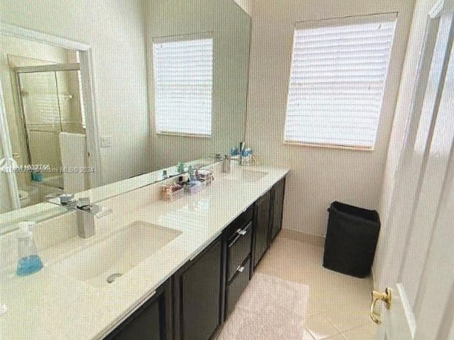 Продажа дома по адресу 11161 NW 71st St - фото 5859844