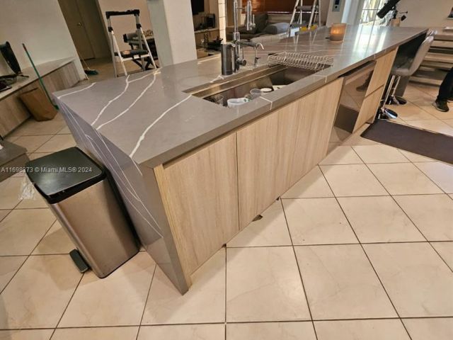 Продажа дома по адресу 11161 NW 71st St - фото 5859845