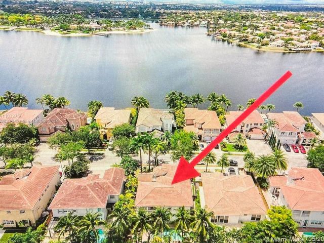 Продажа дома по адресу 11161 NW 71st St - фото 5859850