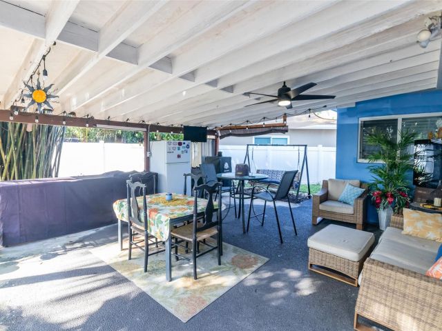 Продажа дома по адресу 832 NE 16th Pl - фото 5762080