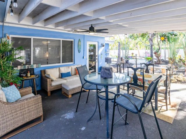 Продажа дома по адресу 832 NE 16th Pl - фото 5762082