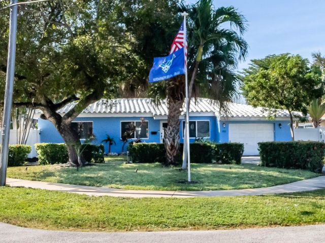 Продажа дома по адресу 832 NE 16th Pl - фото 5762086