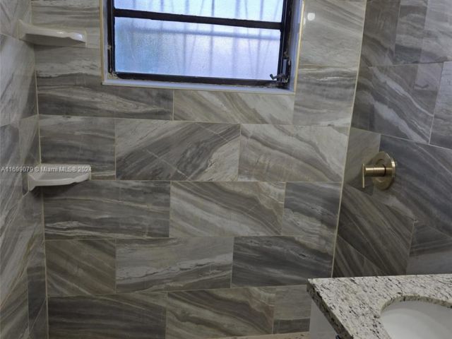 Продажа дома по адресу 9780 SW 167th St - фото 6050541