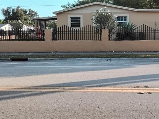 Продажа дома по адресу 20620 NW 34th Ave - фото 6126086