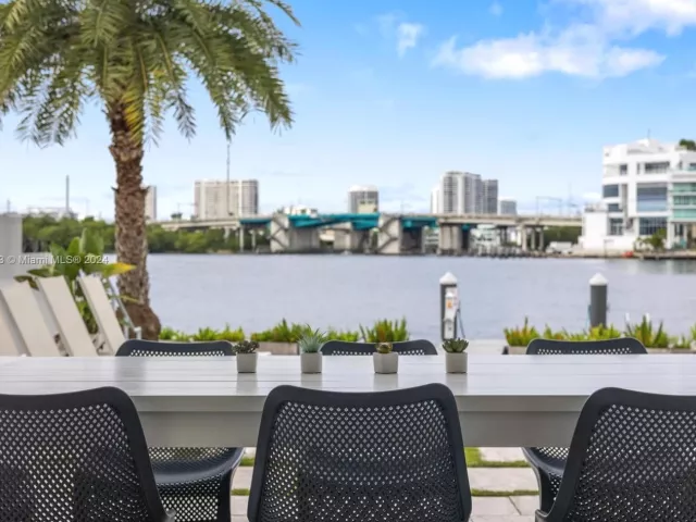 Дом в аренду по адресу 323 Atlantic Ave Na - фото 5572518