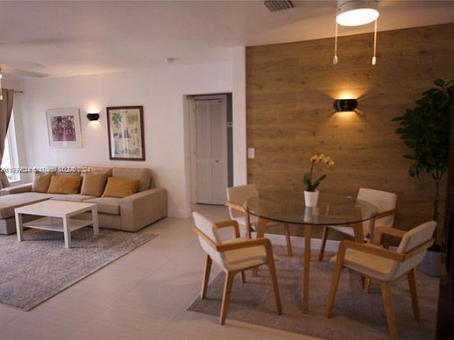 Продажа дома по адресу 1438 NW 27th St - фото 5969291