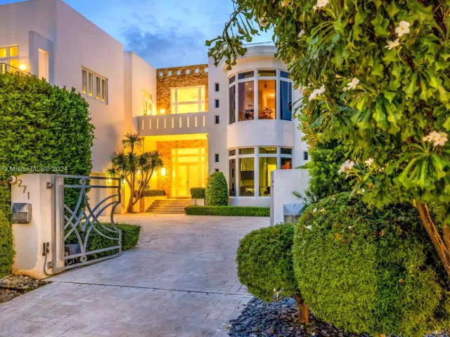 Продажа дома по адресу 271 N Hibiscus Dr - фото 5516159