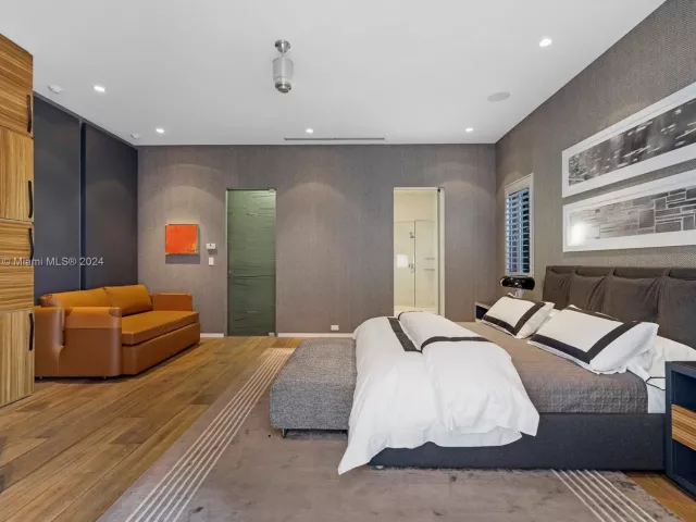 Продажа дома по адресу 271 N Hibiscus Dr - фото 5516162