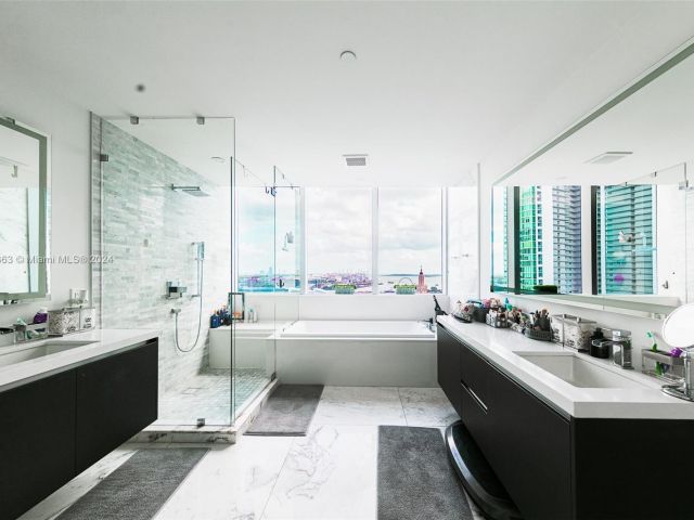 Продажа квартиры #2111 - фото 6083839