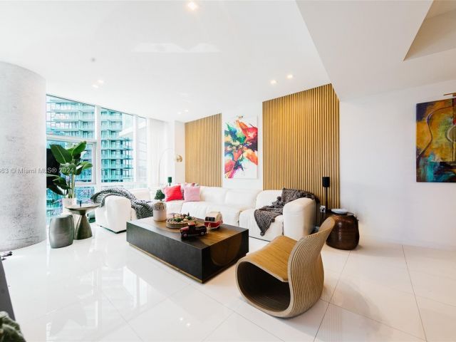 Продажа квартиры #2111 - фото 6083845