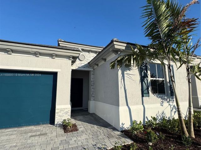 Дом в аренду по адресу 18669 SW 136 Ave 1 - фото 6110662