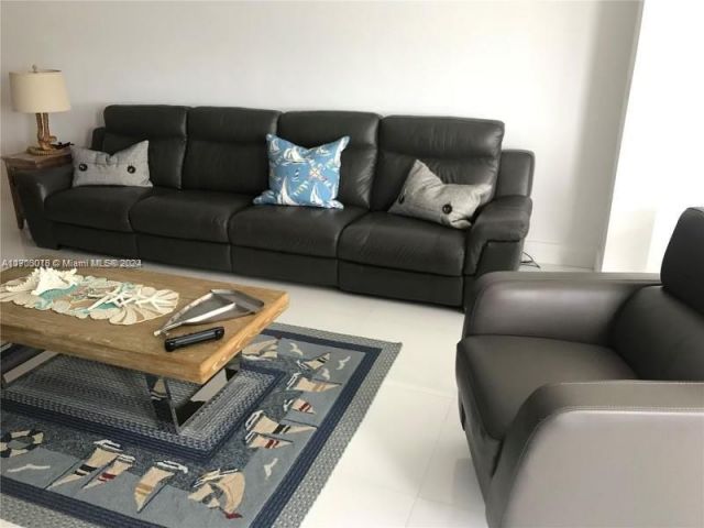 Продажа квартиры #1108 - фото 6085474