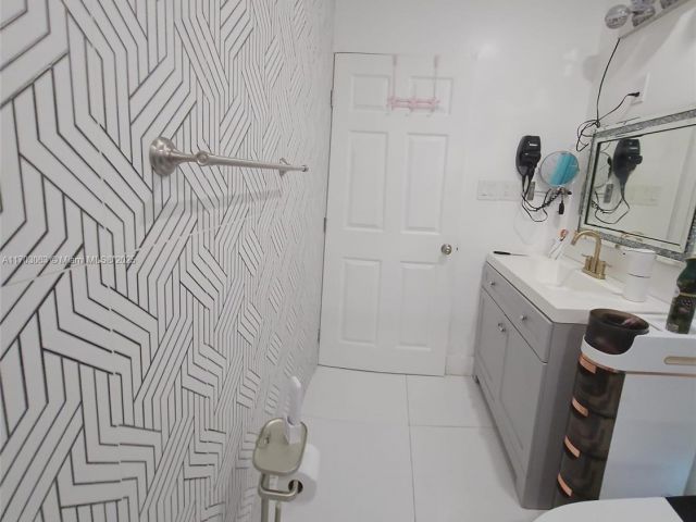 Продажа дома по адресу 15700 SW 202nd Ave - фото 6227803