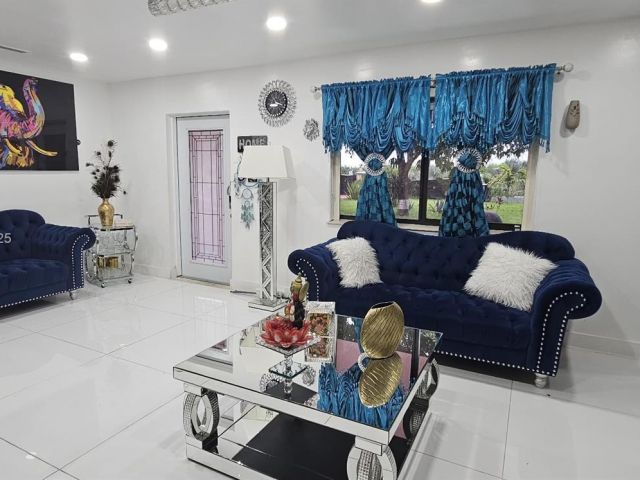 Продажа дома по адресу 15700 SW 202nd Ave - фото 6227808