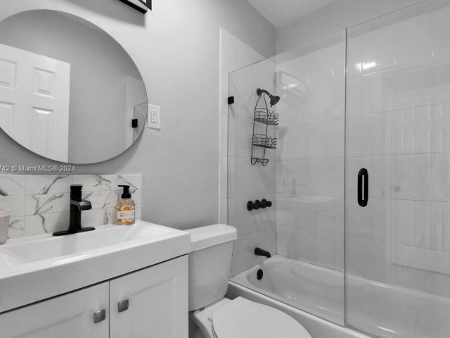 Продажа дома по адресу 585 NW 51st St - фото 5703775