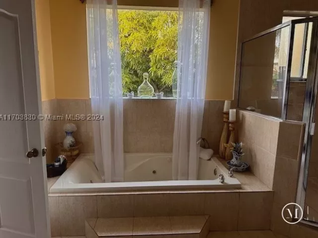 Продажа дома по адресу 10601 SW 128th St - фото 9120609