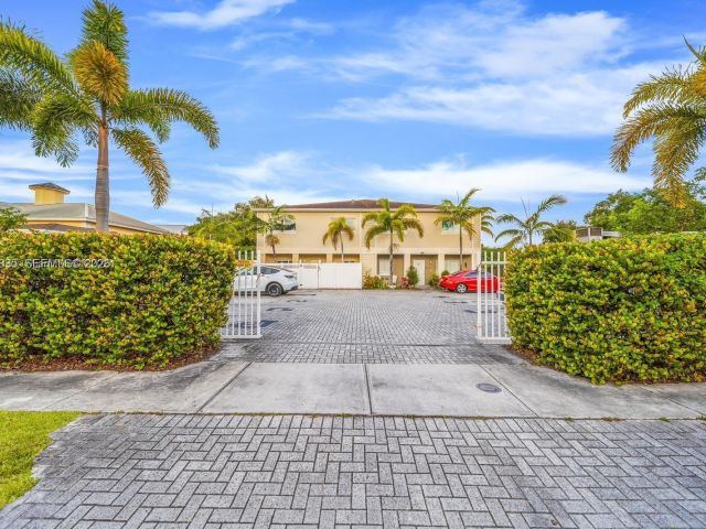 Продажа дома по адресу 615 NW 10th Ter 1 - фото 7464991