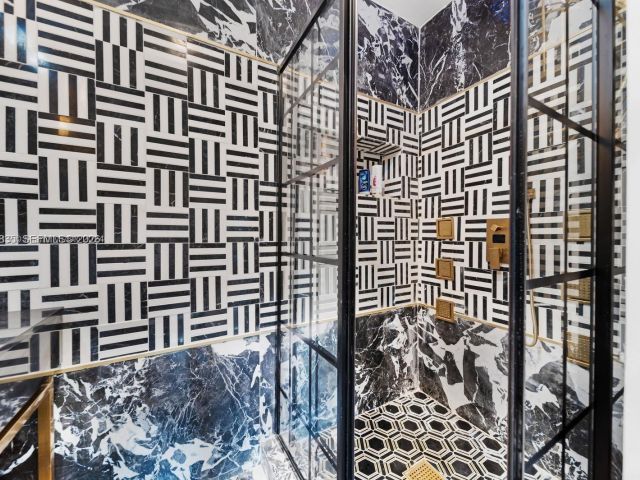 Продажа дома по адресу 615 NW 10th Ter 1 - фото 7465011