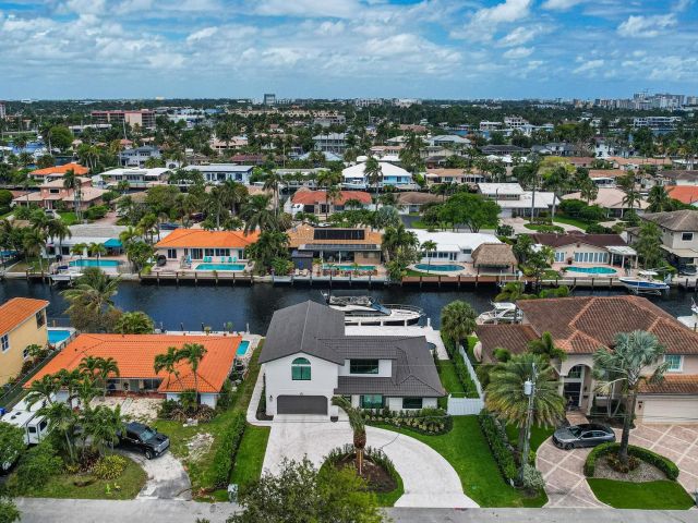 Продажа дома по адресу 2447 SE 10th Street - фото 5544077