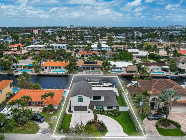 Продажа дома по адресу 2447 SE 10th Street - фото 5544078