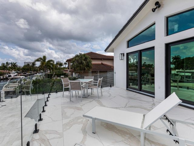 Продажа дома по адресу 2447 SE 10th Street - фото 5544079