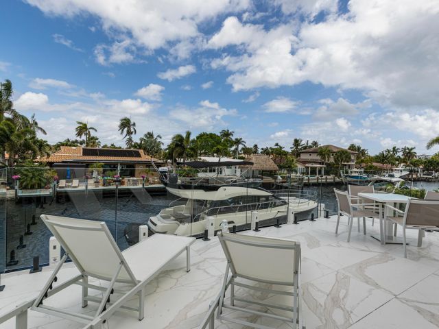 Продажа дома по адресу 2447 SE 10th Street - фото 5544080