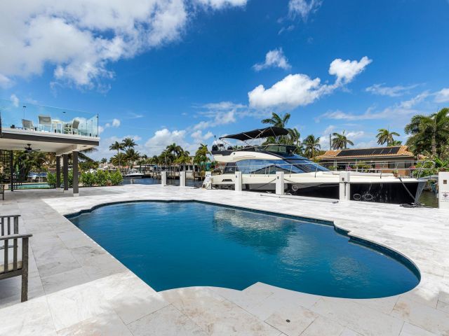 Продажа дома по адресу 2447 SE 10th Street - фото 5544081