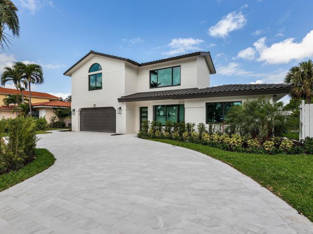 Продажа дома по адресу 2447 SE 10th Street - фото 5544084