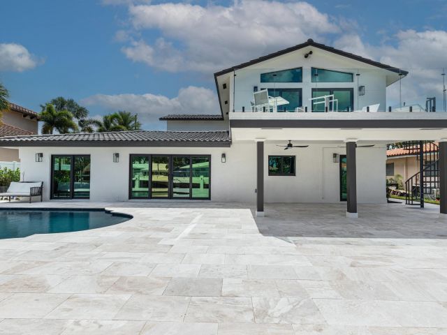 Продажа дома по адресу 2447 SE 10th Street - фото 5544093