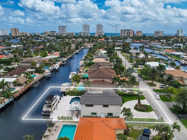 Продажа дома по адресу 2447 SE 10th Street - фото 5544094