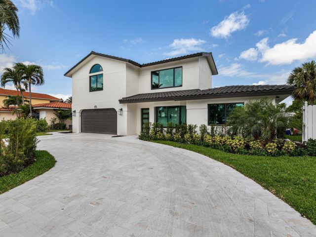 Продажа дома по адресу 2447 SE 10th Street - фото 5544095