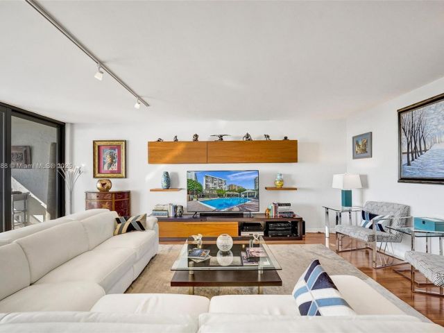 Продажа квартиры #8B - фото 6251451