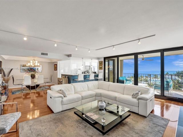 Продажа квартиры #8B - фото 6251455