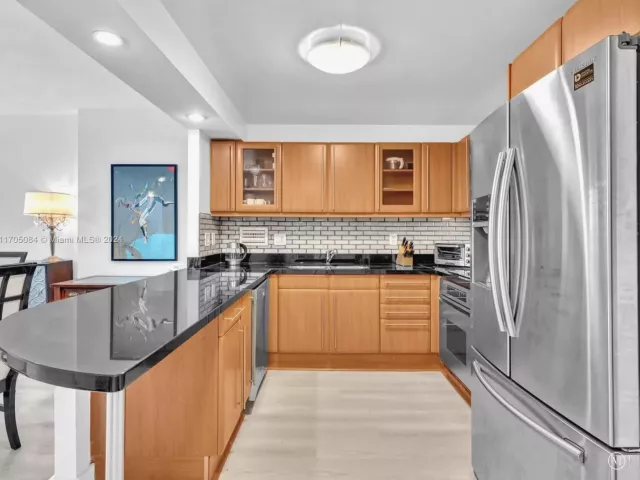 Продажа квартиры #1202 - фото 6871135