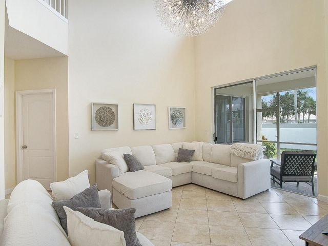 Дом в аренду по адресу 8176 Quail Meadow Way - фото 6057011