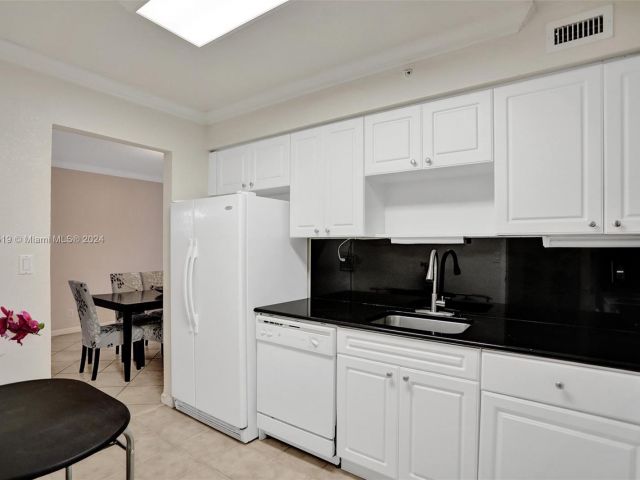 Квартира в аренду номер533 (available Feb 1) - фото 5633992