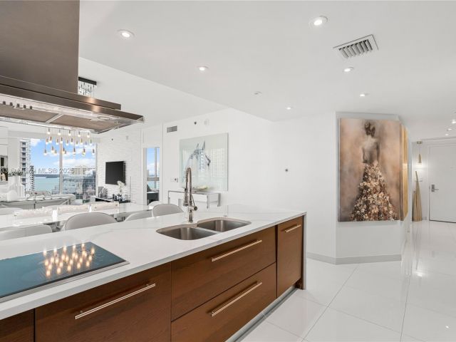 Продажа квартиры #1702 - фото 5717225