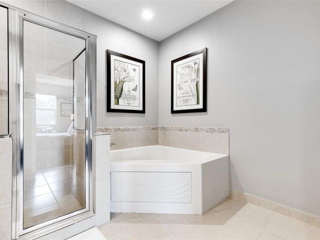 Продажа дома по адресу 1224 NE 18th Ave 1 - фото 6114522