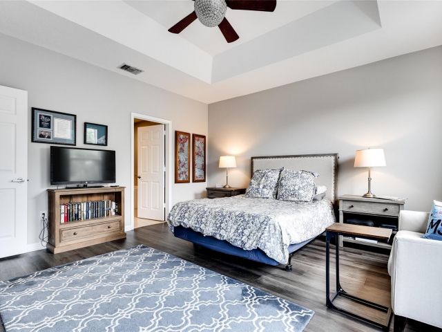 Продажа дома по адресу 1224 NE 18th Ave 1 - фото 6114525