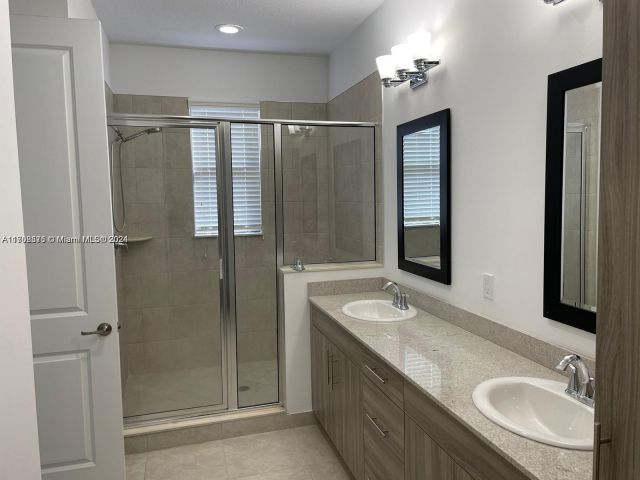 Продажа дома по адресу 20962 NW 1st Dr 20962 - фото 5828415