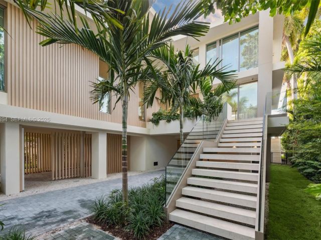 Дом в аренду по адресу 424 W Rivo Alto Dr - фото 7523497