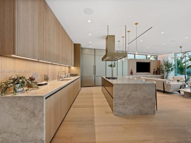 Дом в аренду по адресу 424 W Rivo Alto Dr - фото 7523503