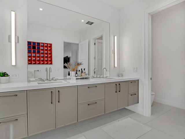 Дом в аренду по адресу 703 NE 5th Street - фото 5879326