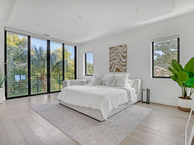 Дом в аренду по адресу 703 NE 5th Street - фото 5879330