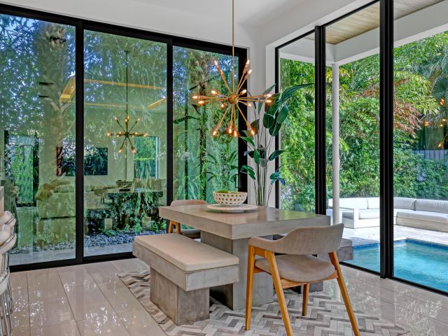 Дом в аренду по адресу 703 NE 5th Street - фото 5879335